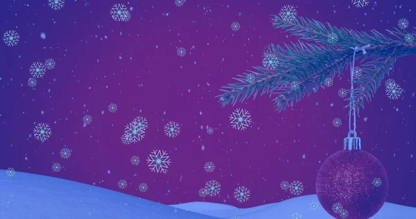Зображення Сніжинок Над Ялинкою Вафлями Фіолетовому Тлі Різдво Зима Традиція — стокове фото