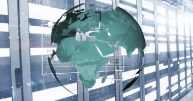 Sunucu odasında veri işleme sistemi olan dünyanın animasyonu. Küresel teknoloji, bilgisayar ve dijital arayüz kavramı dijital olarak oluşturulmuş video.