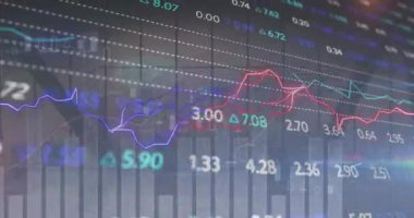 Şehir manzarası üzerinde veri işleme animasyonu. küresel iş ve dijital arayüz kavramı dijital olarak oluşturulmuş video.