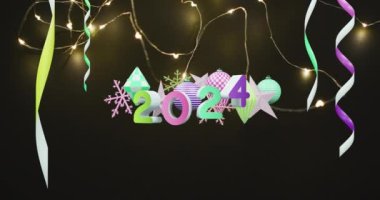 Arka planda 2023 yılbaşı süslemeleri ve metin animasyonu. Yeni yıl, Noel, şenlik, kutlama ve gelenek konsepti dijital olarak oluşturuldu.