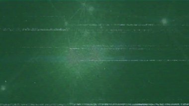 Yeşil arkaplandaki bağlantı ağı üzerindeki parazitin canlandırılması. Dijital olarak oluşturulmuş küresel bağlantılar, sosyal medya ve dijital arayüz kavramı.