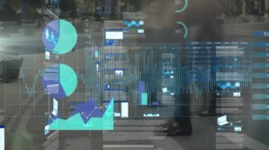 Finansal veri işleme ve istatistiklerin animasyonu. Küresel iş, finans, veri işleme ve bağlantılar konsepti dijital olarak oluşturulmuş video.