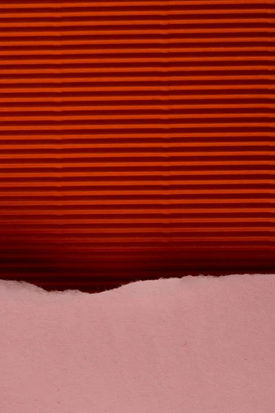 Rasgou Pedaços Papel Rosa Com Espaço Cópia Fundo Papelão Textura — Fotografia de Stock