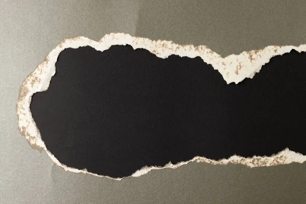 Κομμένο Κομμάτι Γκρι Χαρτί Χώρο Αντιγραφής Μαύρο Φόντο Αφηρημένο Χαρτί — Φωτογραφία Αρχείου