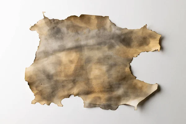 Spálený Potřísněný Kus Papíru Kopírovacím Prostorem Bílém Pozadí Abstraktní Papírová — Stock fotografie