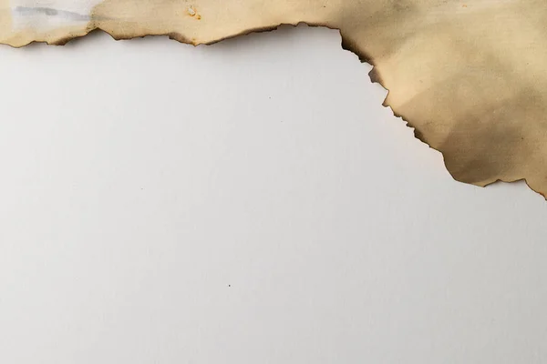 Spalony Poplamiony Kawałek Papieru Miejscem Kopiowania Białym Tle Streszczenie Tekstury — Zdjęcie stockowe