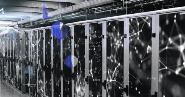 服务器机房上方与线条 镜头照明弹和信息界面相连的点的动画 — 图库视频影像
