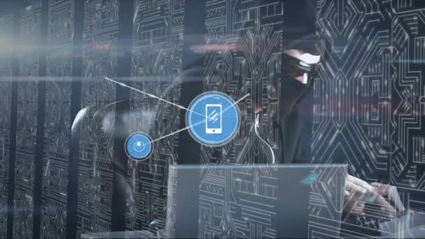 Arka Plandaki Hacker Hackleme Sistemi Üzerinden Bağlı Simgelerin Devre Kartı — Stok video