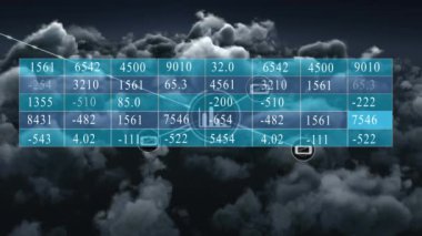 Gökyüzü ve bulutlar arasındaki bağlantı ağıyla veri işleme animasyonu. Dijital olarak oluşturulmuş küresel bağlantılar, bilgisayar ve dijital arayüz kavramı.