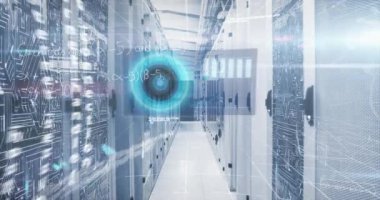 Sunucu odasında veri işleme ve matematiksel denklemlerle birlikte tarama alanının animasyonu. Küresel teknoloji, bilgisayar ve dijital arayüz kavramı dijital olarak oluşturulmuş video.