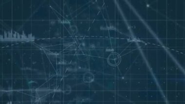Matematiksel denklemlerin animasyonu ve kara arkaplan üzerinde veri işleme. Küresel iş, hesaplama, bağlantılar ve dijital olarak oluşturulmuş video işleme kavramı.