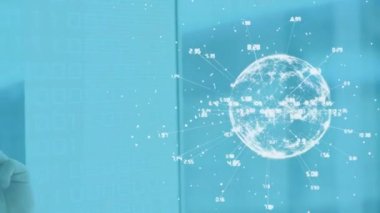 Kafkasyalı erkek müşteri hizmetleri yöneticisinin telefon kulaklığıyla konuşmasının animasyonu. Küresel ağ ve iş teknolojisi kavramı