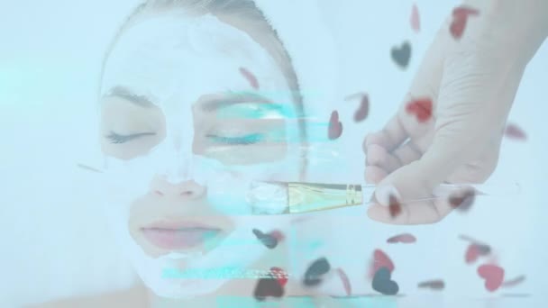 Animatie Van Gegevensverwerking Harten Kaukasische Vrouw Toepassen Schoonheid Gezichtsmasker Wereldwijd — Stockvideo