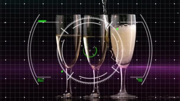 シャンパンの上の円形スキャナ処理のアニメーションは 黒の眼鏡とピンクの光に注ぐ アルコール お祝い ネットワークとデータコンセプトデジタル生成ビデオ — ストック動画