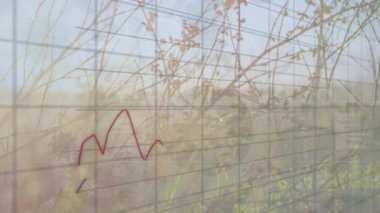 Hareket eden dişlilerin üzerinde veri işleme animasyonu. Küresel iş ve dijital arayüz kavramı dijital olarak oluşturulmuş video.