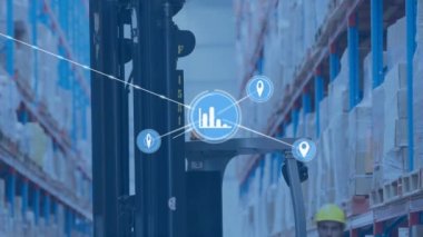 Depodaki beyaz erkek işçilerin ikonlarla olan bağlantılarının animasyonu. Küresel gönderim, dağıtım ve dijital arayüz kavramı dijital olarak oluşturulmuş video.