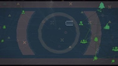 Yeşil arkaplandaki simgelerle olan bağlantı ağı üzerindeki parazitin canlandırılması. Küresel teknoloji, bilgisayar ve dijital arayüz kavramı dijital olarak oluşturulmuş video.