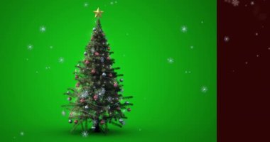 Yılbaşı ağacının üzerine düşen kar animasyonu. Noel ve dijital arayüz kavramı dijital olarak oluşturulmuş video.