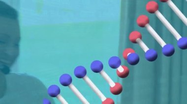 Kafkas kadın müşteri hizmetleri yöneticisinin telefon setiyle konuşurken DNA yapısının animasyonu. Küresel ağ ve iş teknolojisi kavramı