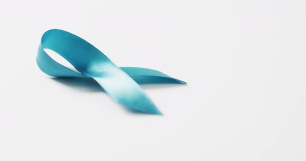 Відео Про Блакитну Стрічку Обізнаності Про Рак Яєчників Білому Тлі — стокове відео
