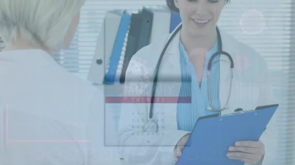 Animering Covid Virus Databehandling Över Kvinnlig Läkare Med Patient Global — Stockvideo