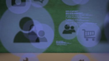 Tahtaya karşı çoklu dijital simge ve veri işleme animasyonu. Bilgisayar arayüzü ve iş teknolojisi kavramı