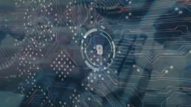 Klavye üzerinde el yazısıyla tarama ve bilgisayar devre kartı animasyonu. Küresel teknoloji, bilgisayar ve dijital arayüz kavramı dijital olarak oluşturulmuş video.