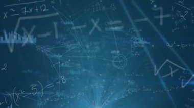 Matematiksel denklemlerin animasyonu ve kara arkaplan üzerinde veri işleme. Küresel iş, hesaplama, bağlantılar ve dijital olarak oluşturulmuş video işleme kavramı.