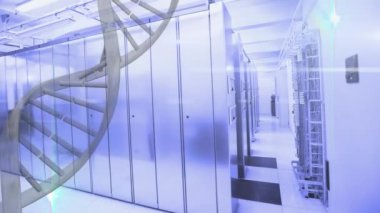 Sunucu odasındaki DNA iplikçiklerinin animasyonu. Küresel teknoloji, bilgisayar ve dijital arayüz kavramı dijital olarak oluşturulmuş video.