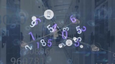Bilgisayar sunucuları üzerindeki simgelerle bağlantı ağının animasyonu. Küresel hesaplama, bağlantılar, ağlar ve veri işleme kavramı dijital olarak oluşturulmuş video.