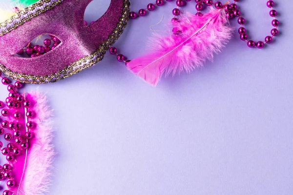 Composition Pink Mardi Gras Beads Carnival Mask Blue Background Copy — Stock Photo, Image