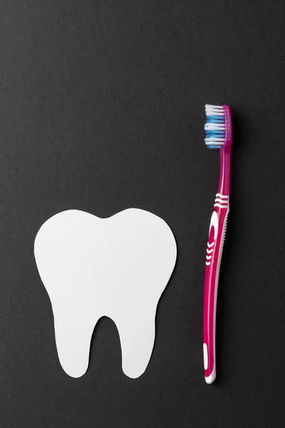 Vertical Composition White Tooth Toothbrush Black Background Copy Space Medical — Stock Photo, Image