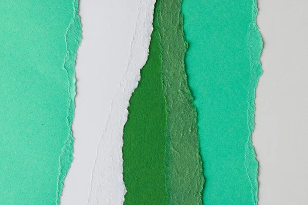 Gescheurde Stukjes Gekleurd Papier Kopieer Ruimte Witte Achtergrond Abstract Paper — Stockfoto