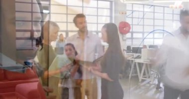 Ofisteki çeşitli iş adamlarının animasyonu. Küresel iş, finans ve dijital arayüz kavramı dijital olarak oluşturulmuş video.
