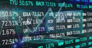 Veri işleme üzerine dijital ekranların animasyonu. Küresel iş ve dijital arayüz kavramı dijital olarak oluşturulmuş video.