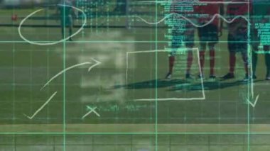 Spor stadyumundaki hayranların üzerinde grafik ve veri işleme animasyonları. Küresel spor teknolojisi veri işleme ve dijital arayüz kavramı dijital olarak oluşturulmuş video.