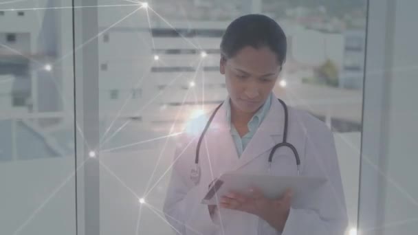 Анімація Мережі Язків Лікарем Жінкою Концепція Глобальної Медицини Охорони Здоров — стокове відео