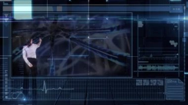 İş kadınının dikiz aynasının fütüristik teknoloji, harita grafiği ve yükleme çubukları kullanılarak canlandırılması. Dijital bileşik, çoklu pozlama, küresel, rapor, finans, aydınlatma ve soyut kavram.