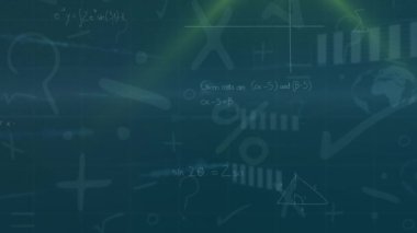 Matematiksel toplamlar, grafikler, dünya, yeşil arka planda mercek parlamaları. Dijital olarak üretilmiş, hologram, küreselleşme, çözümler, toplamlar, rapor, finans, aydınlanma ve iş konsepti.
