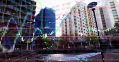 Arka plandaki modern binalarda finansal veri işleme görüntüsü. Küresel işletme finans konut piyasası dijital bileşimi.