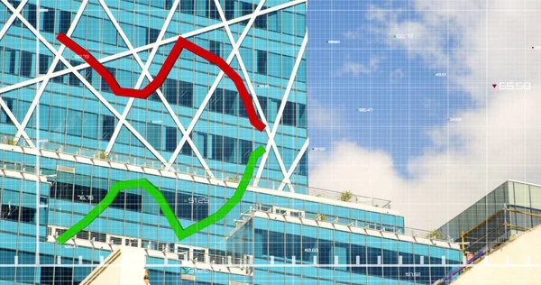 Imagem Processamento Dados Financeiros Com Linhas Vermelhas Verdes Sobre Edifício — Fotografia de Stock