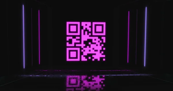 깜박이는 분홍색 코드와 분홍색 파란색 배경에 이미지 인터페이스 디지털 컴퓨터 — 스톡 사진