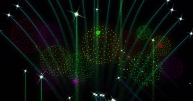 Siyah arka planda havai fişek animasyonu. Yeni yıl, gelenek ve kutlama konsepti dijital olarak oluşturuldu.