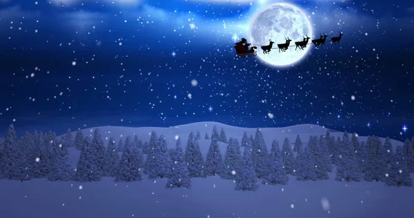 Зображення Неба Хмарами Над Зимовим Пейзажем Санта Клаусом Санчатах Оленями — стокове фото