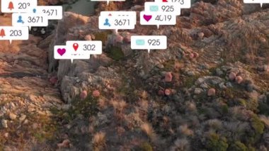 Kayalık arazide sosyal medya simgelerinin canlandırılması. Küresel sosyal medya, iletişim ve bağlantılar konsepti dijital olarak oluşturulmuş video.