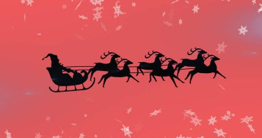 Kırmızı zemine yağan kar üzerinde geyik olan Noel Baba 'nın resmi. Noel, gelenek ve kutlama konsepti dijital olarak oluşturuldu.
