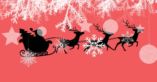 赤い背景に降る雪の上にトナカイと一緒にそりでサンタのクラスのイメージ クリスマス お祝いのコンセプトをデジタルで — ストック写真