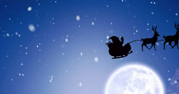 Bild Des Weihnachtsmannes Schlitten Mit Rentieren Aus Dem Fenster Gesehen — Stockfoto