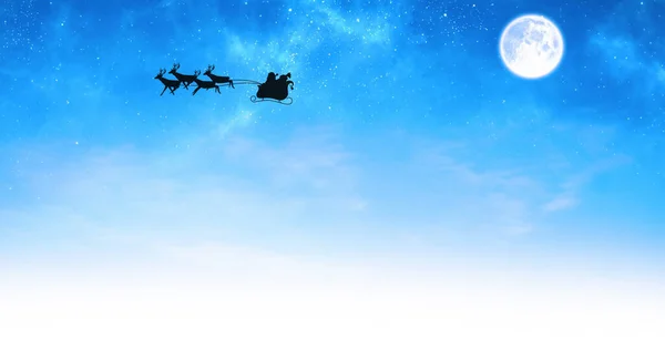 Gökyüzünde Ren Geyikleriyle Kızakta Noel Baba Nın Resmi Noel Gelenek — Stok fotoğraf