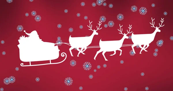 Obrázek Santa Clause Saních Soby Sněhu Padajícím Červené Pozadí Vánoční — Stock fotografie